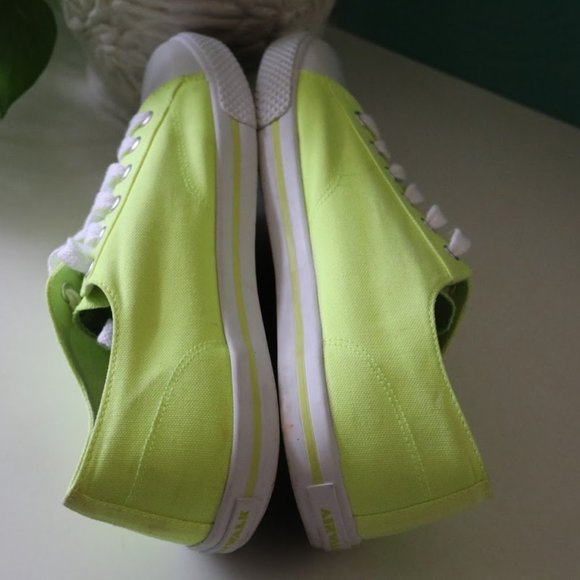 SOLD Unisex Airwalk Neon Canvas Legacee Sneakers - Picture 5 of 16